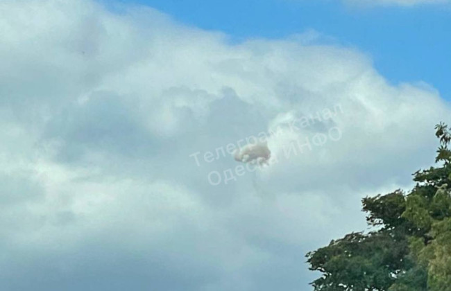 В Одессе слышали взрывы: ПВО сбила две ракеты