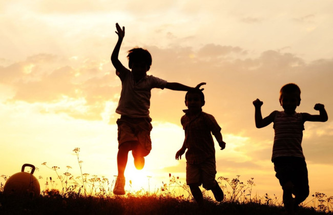 У Києві 6-річний хлопчик та його 3-річна сестра блукали на вулиці у комендантську годину