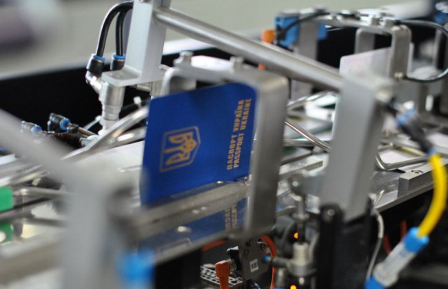 У ДМС розповіли, чому затримується видача ID-карток