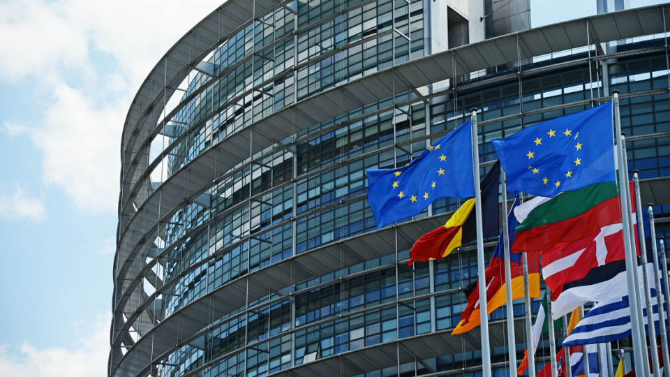 Европарламент принял резолюцию о предоставлении Украине статуса кандидата на вступление в ЕС