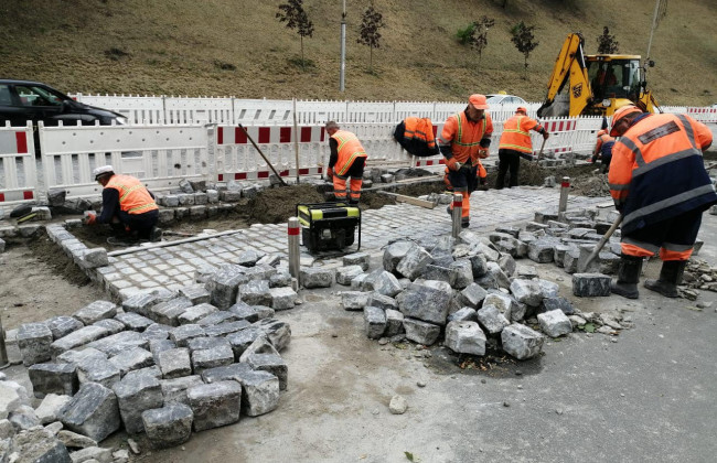 У Києві відновили рух на частині Володимирського узвозу, фото