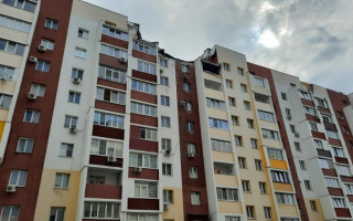 Войска РФ обстреляли Харьков: повреждена больница и жилой сектор, фото