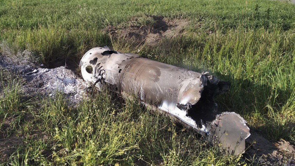 В Киевской области ПВО сбила ракету: остатки упали в одном из сел