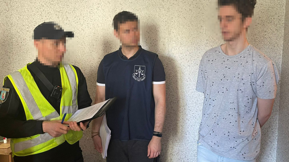 Обіцяв вивезти з Маріуполя за 20 тисяч гривень: у Києві викрили псевдоволонтера
