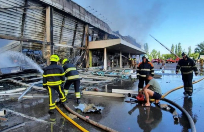 Ракетный удар по ТРЦ Кременчуга: появилась информация о погибших и раненых