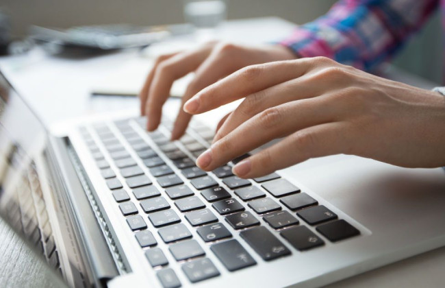 Якою мовою гуглять українці після початку війни: дослідження Serpstat