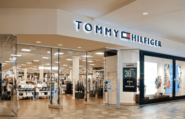 Компанія, яка розвиває бренди Tommy Hilfiger та CK розглядає можливість продажу свого бізнесу в РФ