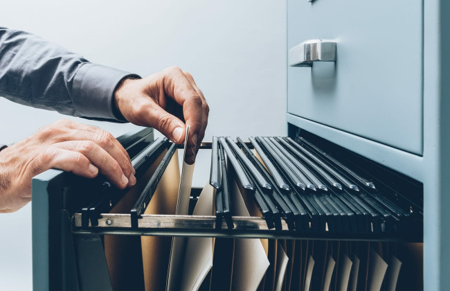 Син звернувся до суду, так як не зміг зареєструвати факт смерті матері у відділі ДРАЦС: що вирішив суд