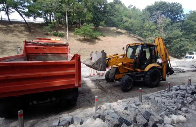 В Києві триває ремонт доріг та вулиць, фото