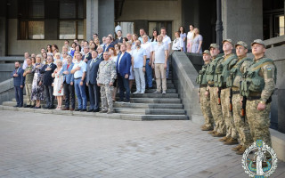 З нагоди Дня Конституції у КСУ відбулася церемонія підняття Державного Прапора України, фото