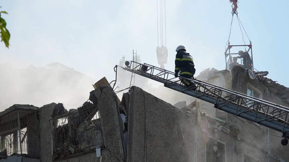 Удар по житловому будинку в Миколаєві: назвали кількість загиблих та постраждалих