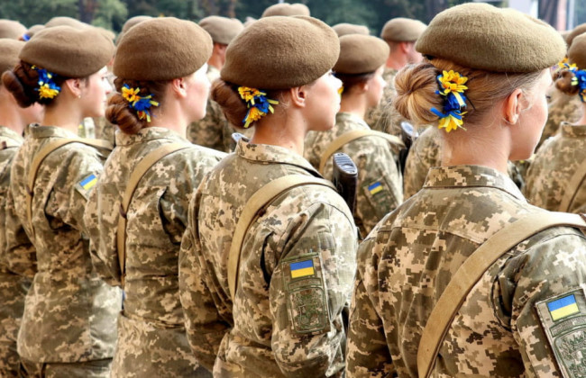 Центр протидії дезінформації спростував фейки щодо призову українок на службу