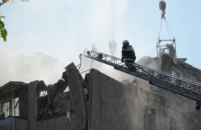 Удар по житловому будинку в Миколаєві: назвали кількість загиблих та постраждалих