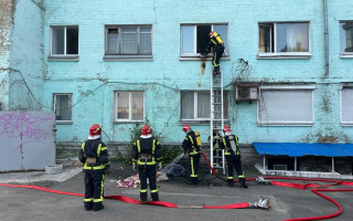 В Киеве вспыхнул пожар в общежитии