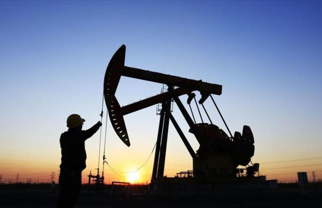 Нефть дешевеет после трехдневного роста