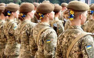 Центр протидії дезінформації спростував фейки щодо призову українок на службу