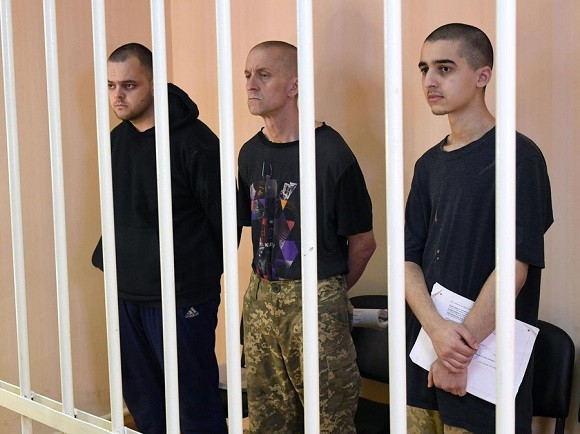ЕСПЧ призвал РФ отменить смертный приговор «ДНР» двум пленным британцам
