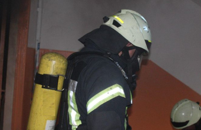 В Киеве вспыхнул пожар в квартире многоэтажки