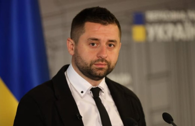 Давид Арахамия заявил, что Дениса Шмыгаля менять никто не собирается