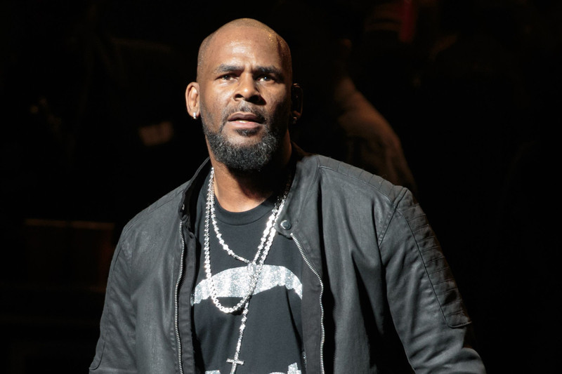 Рэпера R. Kelly приговорили к 30 годам тюрьмы за насилие и торговлю людьми