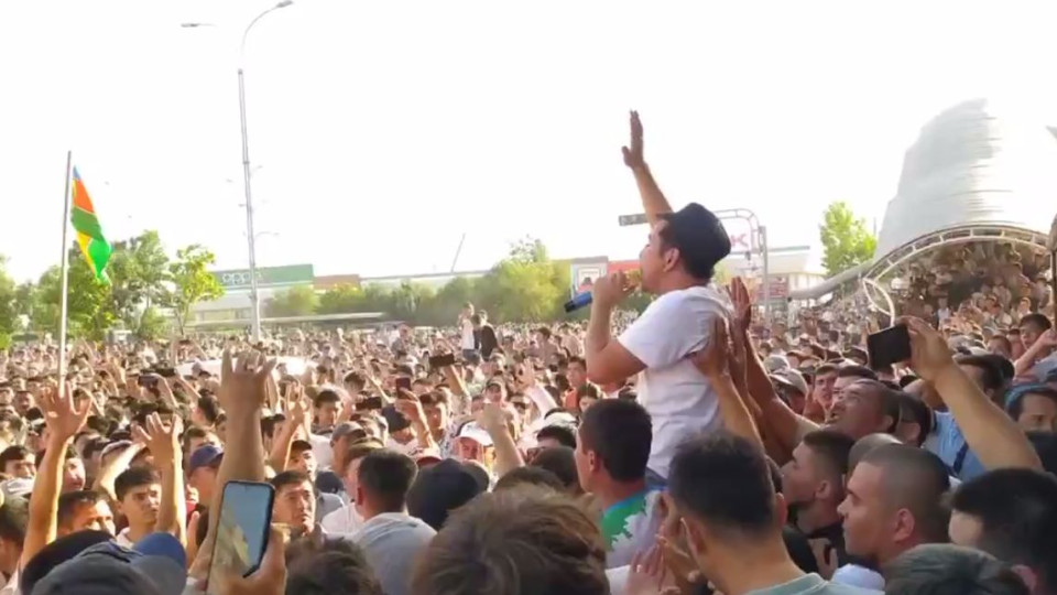 В Узбекистане начались массовые протесты: подробности и видео