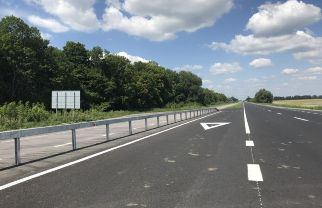 Відремонтовано пошкоджений міст на трасі М-01 між Черніговом і Києвом, фото