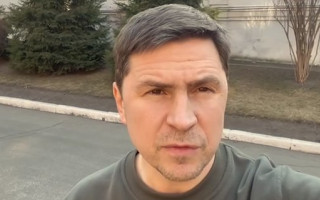 Предупредим заблаговременно: Подоляк высказался о риске нападения Беларуси