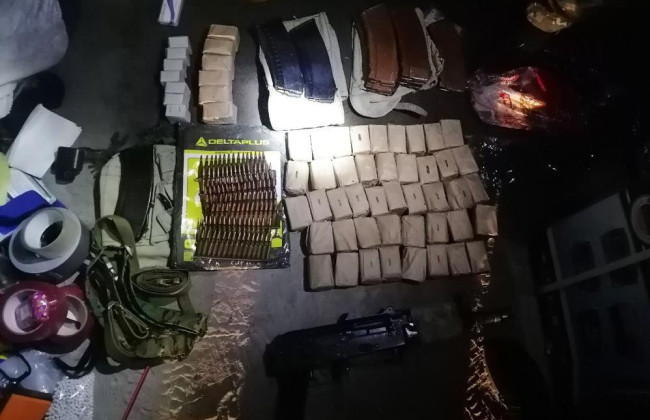 У Києві викрили угруповання, що збувало зброю і наркотики