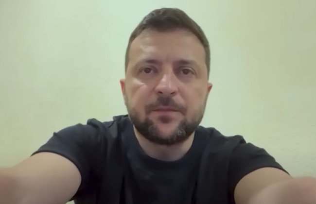 Владимир Зеленский призвал жителей тыловых городов помогать армии и волонтерам, видео