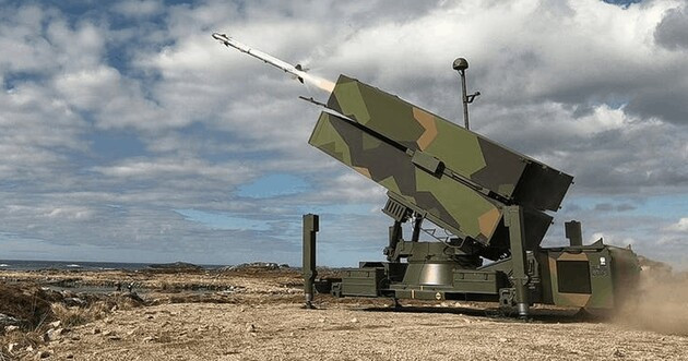 США передадут Украине три ракетных комплекса NASAMS, — Резников
