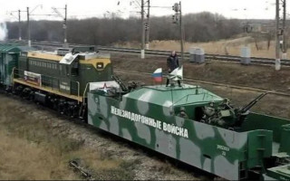 Работа партизан: под Мелитополем сошел с рельсов российский бронепоезд