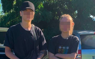 Віднесло від берега на надувних матрацах: на Київщині врятували дівчину та хлопця