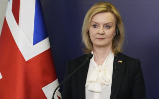 Великобританія готова передати заморожені російські активи Україні, — Елізабет Трасс
