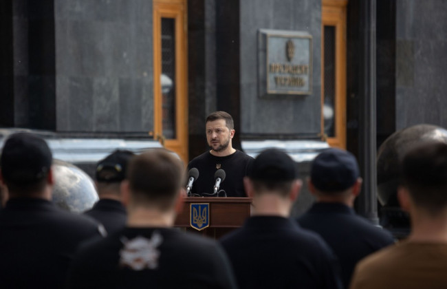 Зеленський привітав поліцейських із професійним святом і вручив державні нагороди