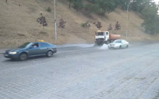 В Киеве завершили ремонт дороги на Владимирском спуске: видео