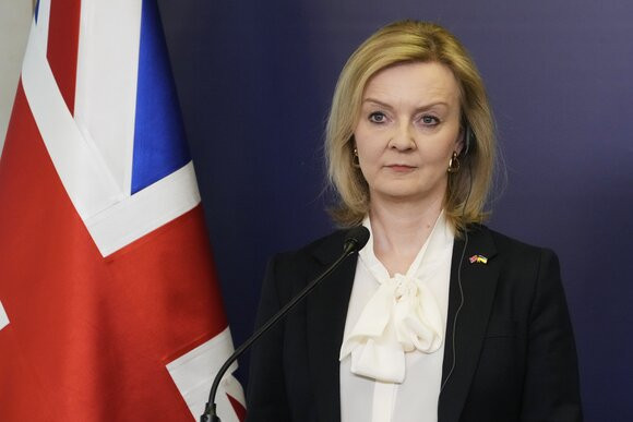 Великобританія готова передати заморожені російські активи Україні, — Елізабет Трасс
