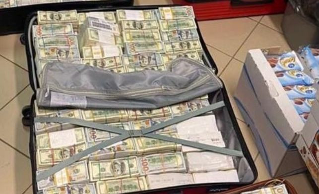 Майже 5 млн доларів: НАЗК виявило факти вивезення через кордон публічними службовцями незаконно отриманої готівки