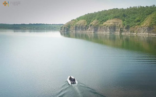 Намагався переплисти Дністер: на Хмельниччині надзвичайники врятували чоловіка