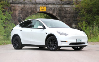 Серьезный дефект: Tesla отзывает некоторые модели электрокаров