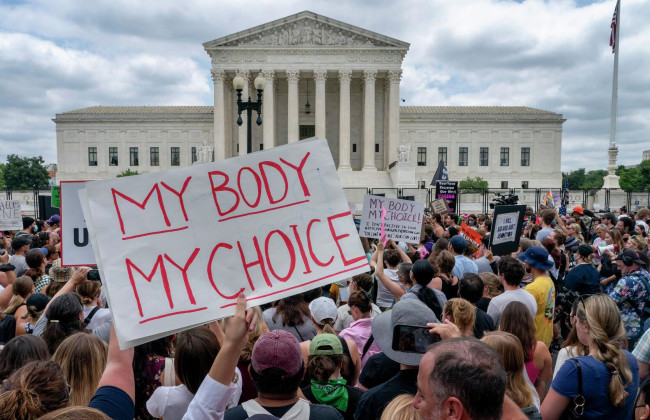 Европарламент требует закрепить право женщин на аборт как фундаментальное право в ЕС