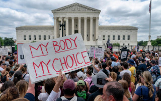 Европарламент требует закрепить право женщин на аборт как фундаментальное право в ЕС