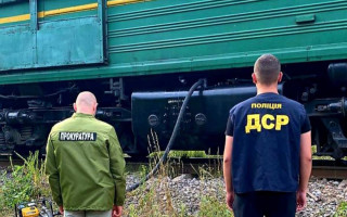 Прокуратура викрила схему розкрадання дизельного палива Укрзалізниці