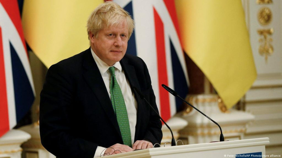 Борис Джонсон призначає новий уряд, збираючись залишитися до осені
