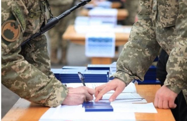 Рада заборонила на час війни зупиняти дію наказу командира до розгляду у суді