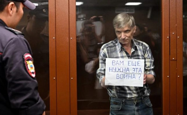 НАЗК ініціює накладення санкцій на осіб, які причетні до засудження депутата РФ до 7 років колонії за те, що назвав війну війною