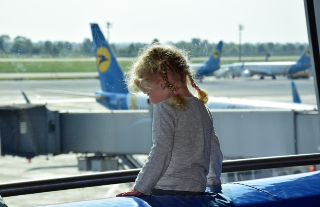 Рада дозволила батькам надавати дозвіл на тимчасовий виїзд дитини за кордон у «Дії»