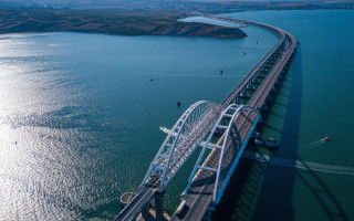 Украина может нанести удар по Кремлю, атаковав мост через Керченский пролив, — экс-командующий НАТО