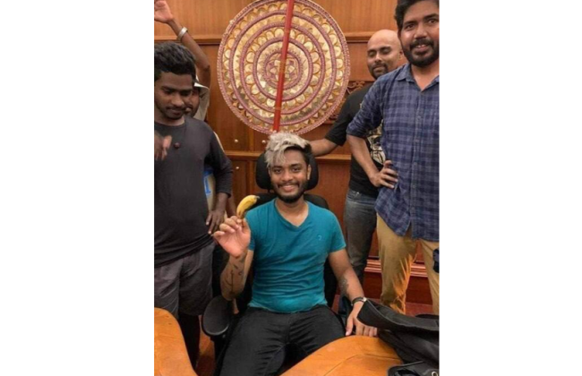 Протестующие на Шри-Ланке захватили резиденцию президента: показали фото и видео внутри дворца