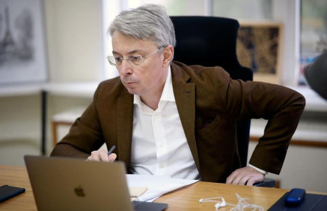 Ткаченко пропонує заборонити ввезення будь-яких книг з Росії та Білорусі