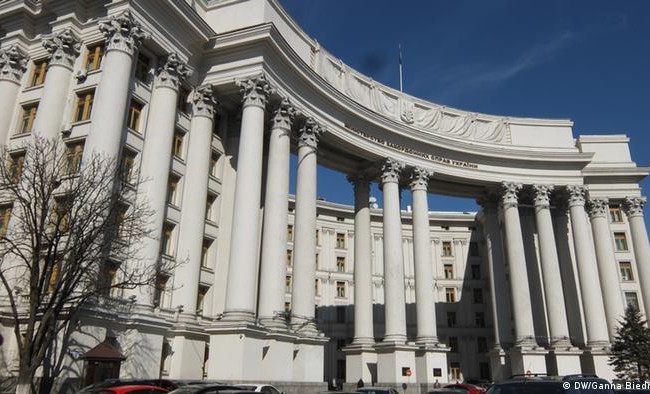 У МЗС висловили «глибоке розчарування» у зв’язку із рішенням Канади повернути до Німеччини відремонтовані турбіни Північного потоку-1